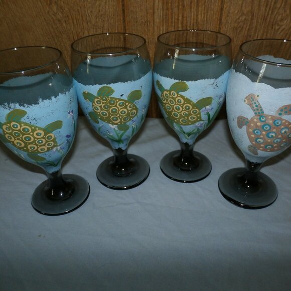 Set of  4  Hand Painted Water Goblet Drinking Glasses  with  Sea Turtles Design - Picture 8 of 13